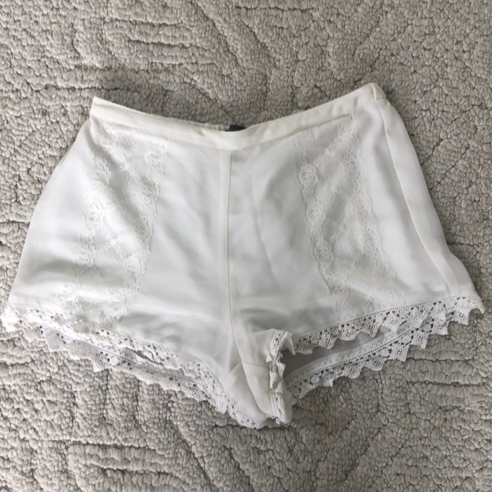 Kendall & Kylie white shorts